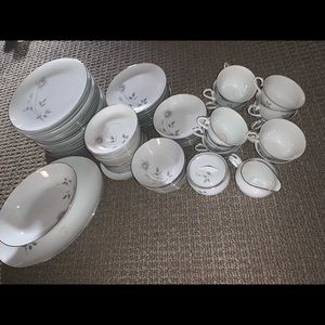 Crockery Set